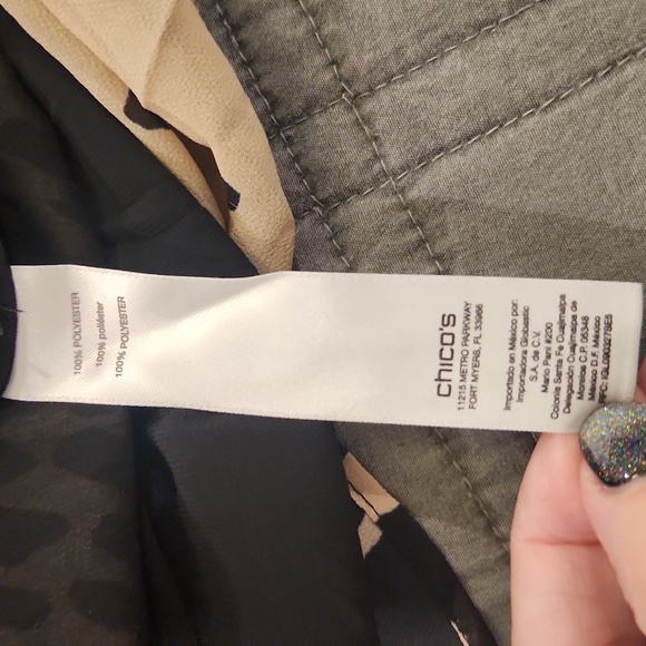 Chico's Black and Tan  Patterned Blouse Size L (2) - Picture 5 of 9